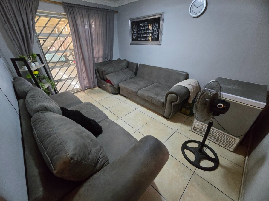 3 Bedroom Property for Sale in Lentegeur Western Cape